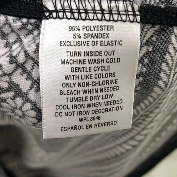 SMALL JM COLLECTION BLACK AND WHITE WITH RHINESTONES BOHO BLOUSE - Picture 3 of 8